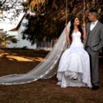 casal balanço bosque